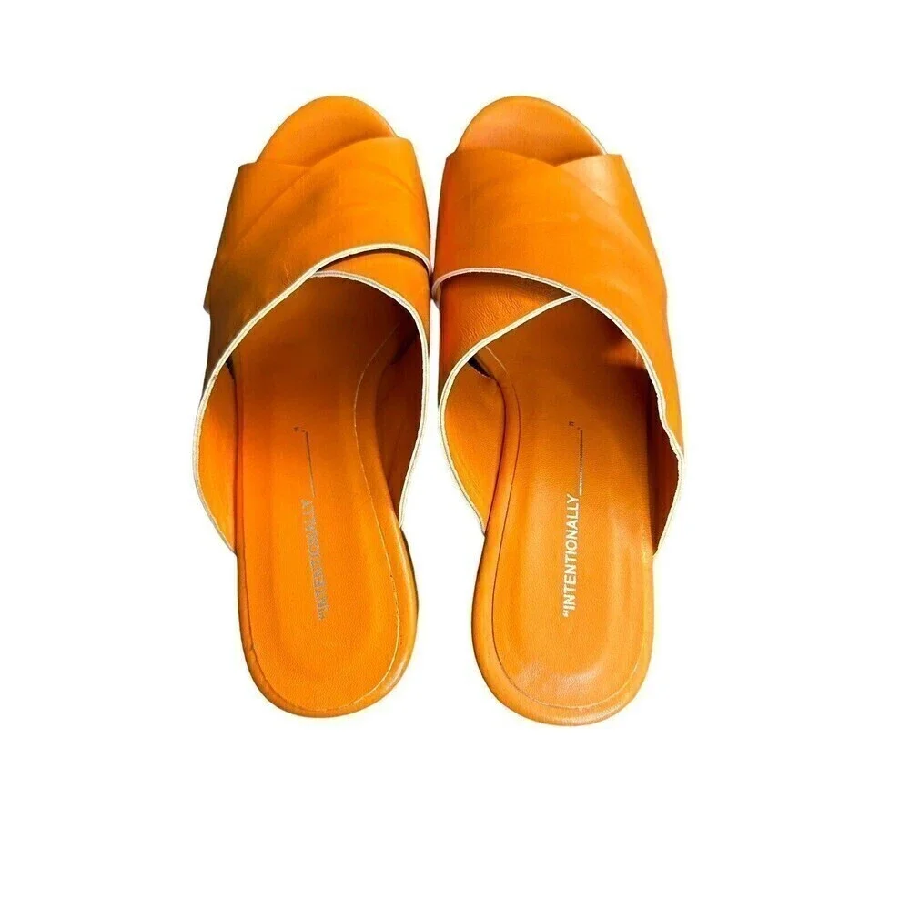 INTENTIONALLY BLANK WOMEN'S DAME MULE - ORANGE LEATHER Size 38